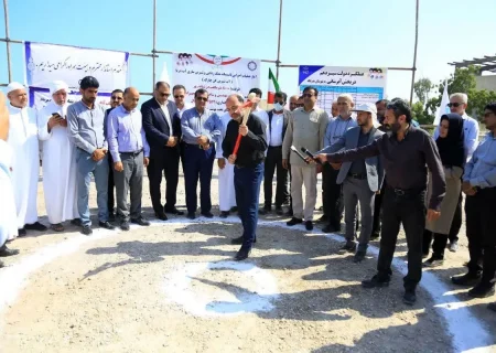 پیشرفت ۸۰ درصدی پروژه بزرگ آبشیرین‌کن بندرچارک