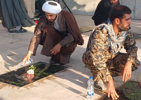 مراسم غبارروبی و عطرافشانی گلزار شهدای شهرستان بندرلنگه برگزار شد