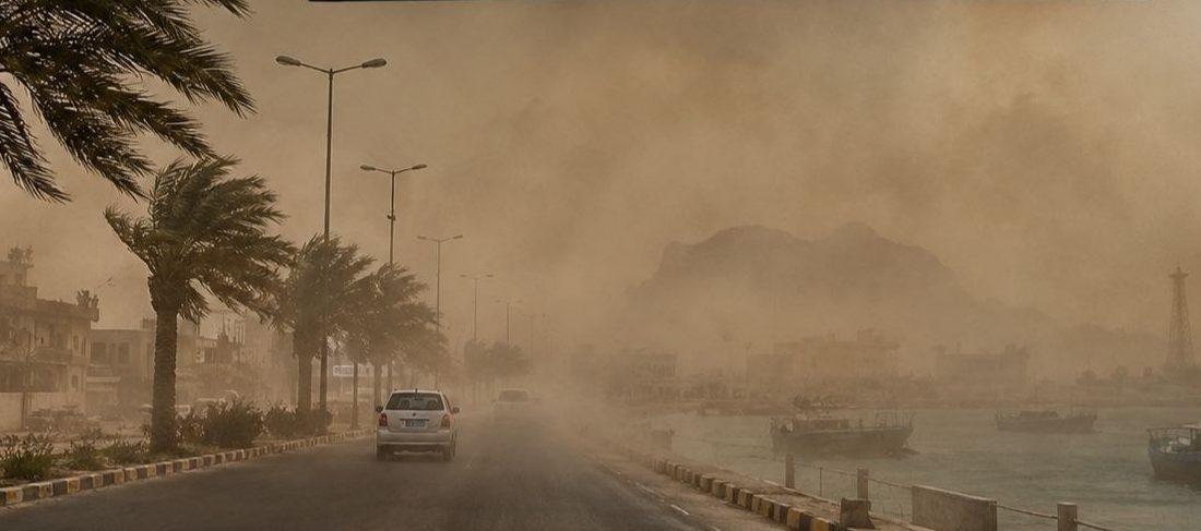 طوفان وگرد خاک در بندرلنگه